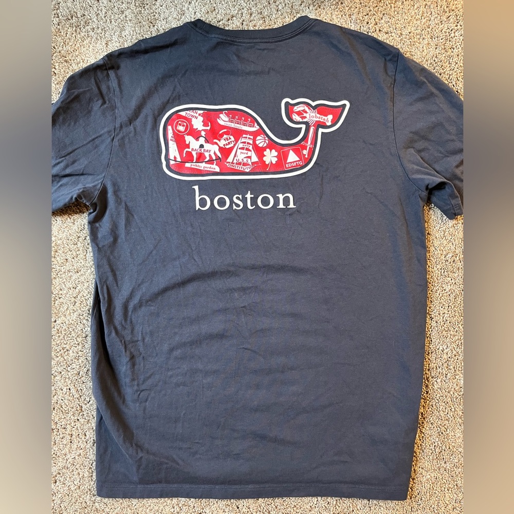 Men’s vineyard vines t shirt